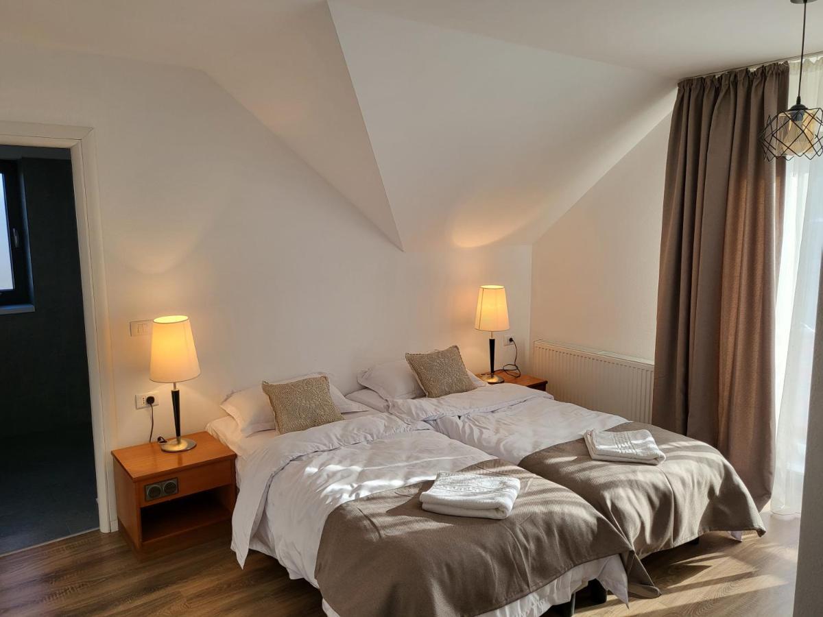 Eco Familia Hotel Pojoga ภายนอก รูปภาพ