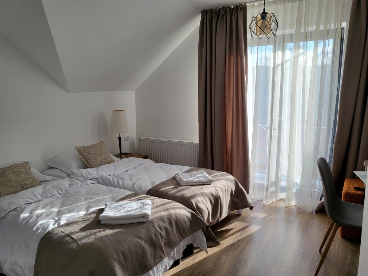 Eco Familia Hotel Pojoga ภายนอก รูปภาพ