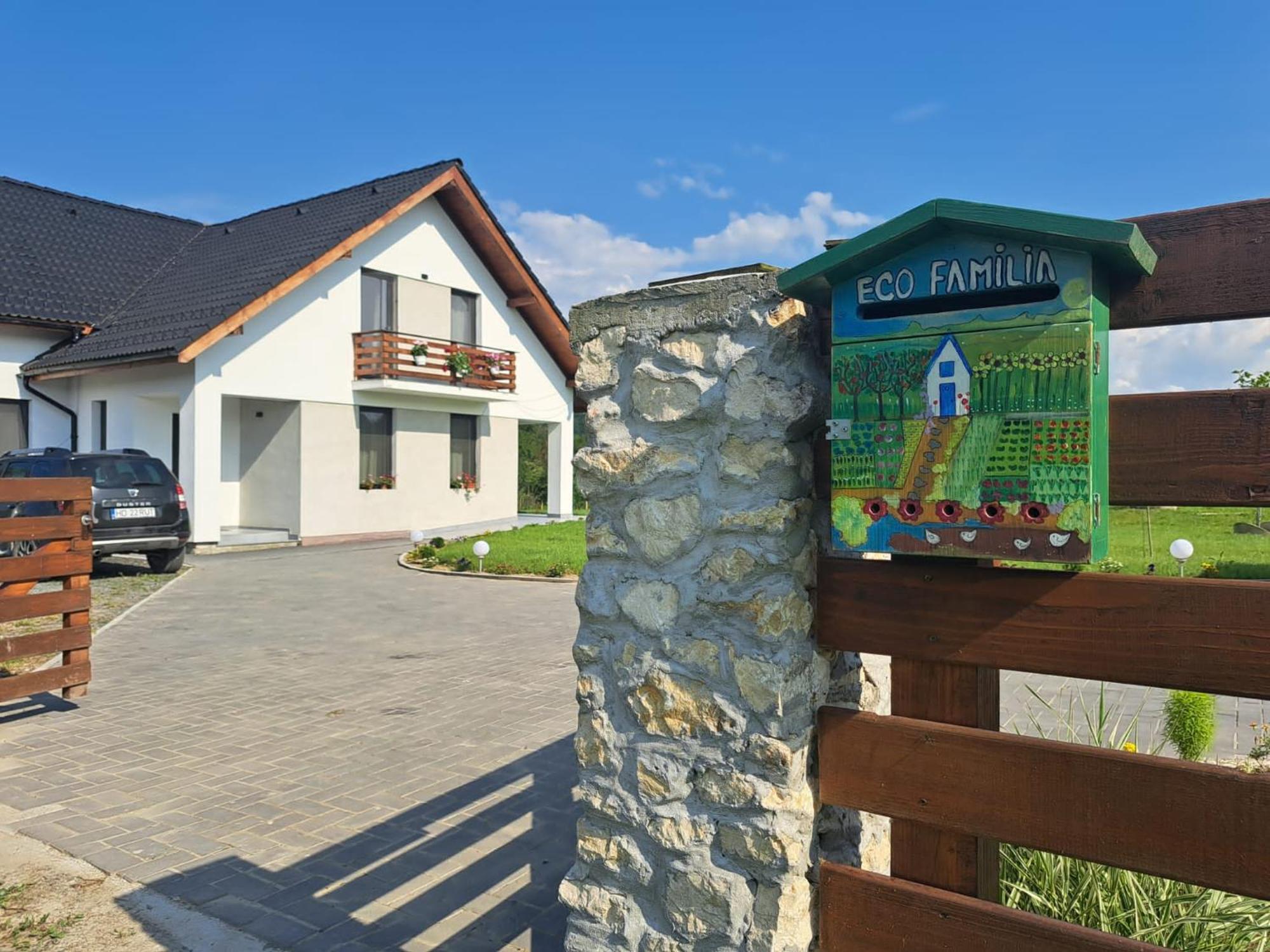 Eco Familia Hotel Pojoga ภายนอก รูปภาพ